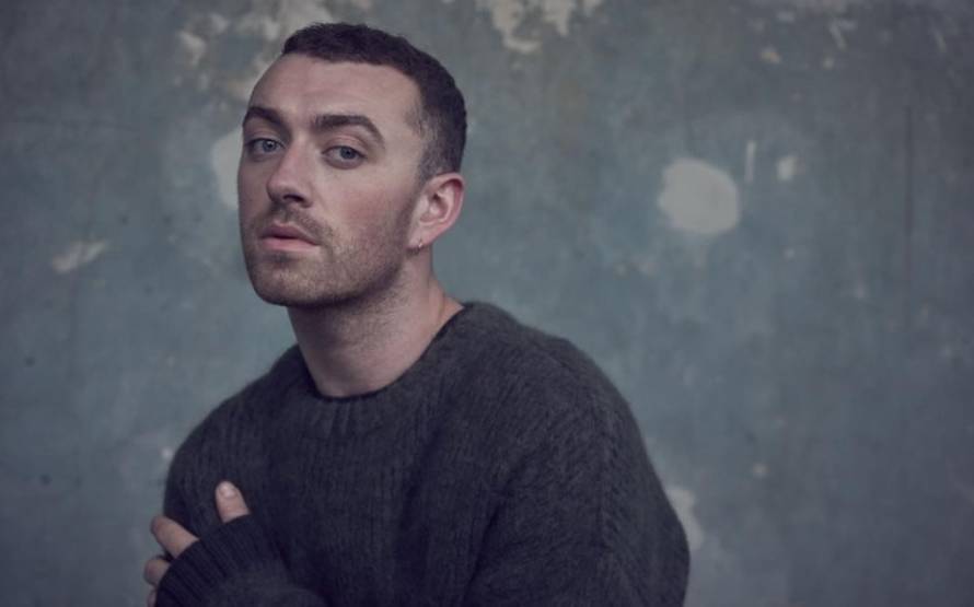 Smith je strastveno ljubio novog dečka na ulici i dodirivao ga...