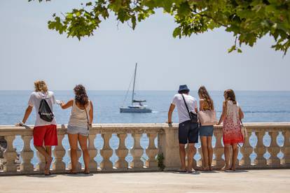 U Dubrovniku sve više turista unatoč panedmiji koronavirusa