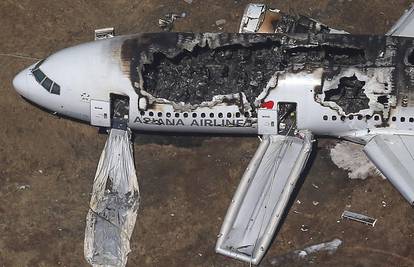 Dvoje mrtvih, spasioci uspjeli izvući sve putnike iz aviona