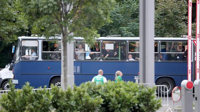 BudimpeÅ¡ta: NavijaÄi Dinama autobusima stigla na Groupama Arenu