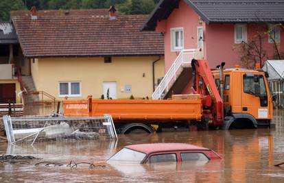 Tragedija u BiH: Otac i sin su spasili deset ljudi iz vode, a onda je bujica povukla i sina