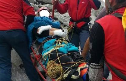Odlomila se stijena: Alpinistica s 30 metara pala u provaliju