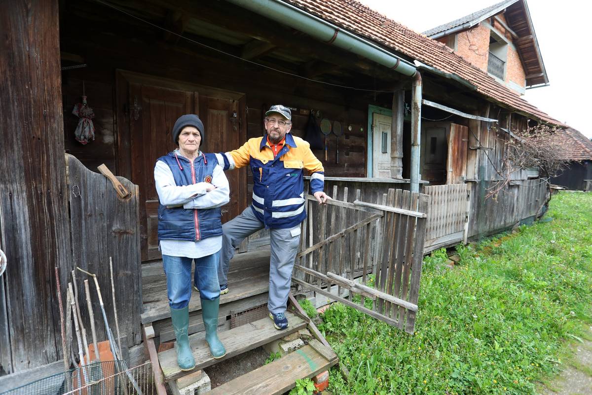 Ivan i Božica žive od 960 kuna u kući pred raspadom: 'Platimo račune, a za hranu što ostane'