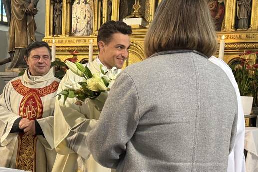 Samoborke se hvale: 'Imamo najzgodnijeg svećenika', 'Sad će crkva svaki put biti krcata...'