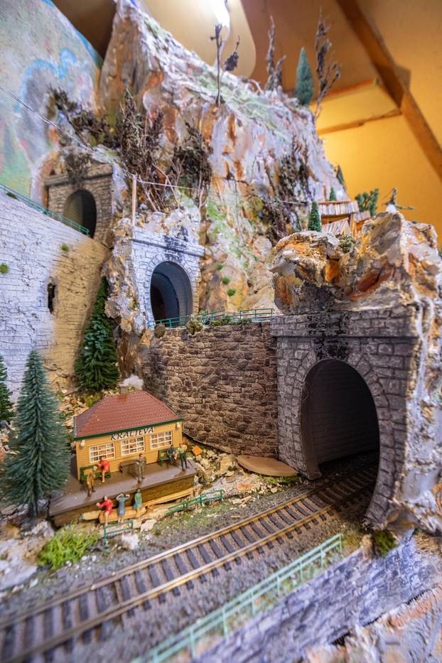 Oživio željeznicu koja je povezivala Konavle s Bečom: Pero je bajkovitu maketu gradio 12 godina