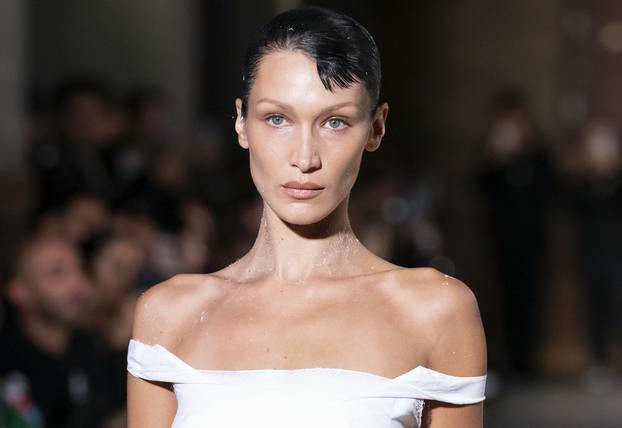 Bella Hadid at COPERNI SS23 runway during Paris fashion Week on September 2022 - Paris, France. 30/09/2022