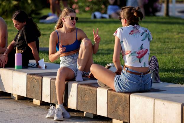 Zadar: Turisti uživaju u šetnji gradom