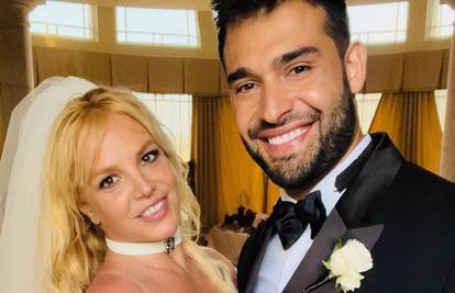 Britney s razlogom nije pozvala majku na svadbu, a ona joj sad komentira fotku u vjenčanici