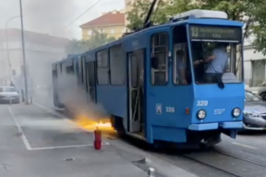 Zapalio se tramvaj