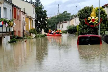 Razorne poplave u Italiji: Poginulo najmanje troje, na tisuće ljudi evakuirano