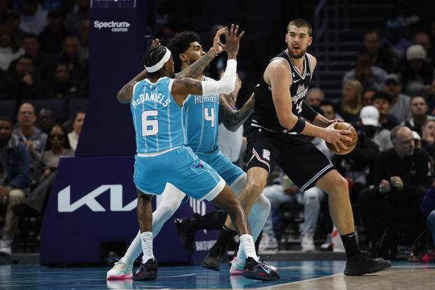 NBA: Los Angeles Clippers at Charlotte Hornets