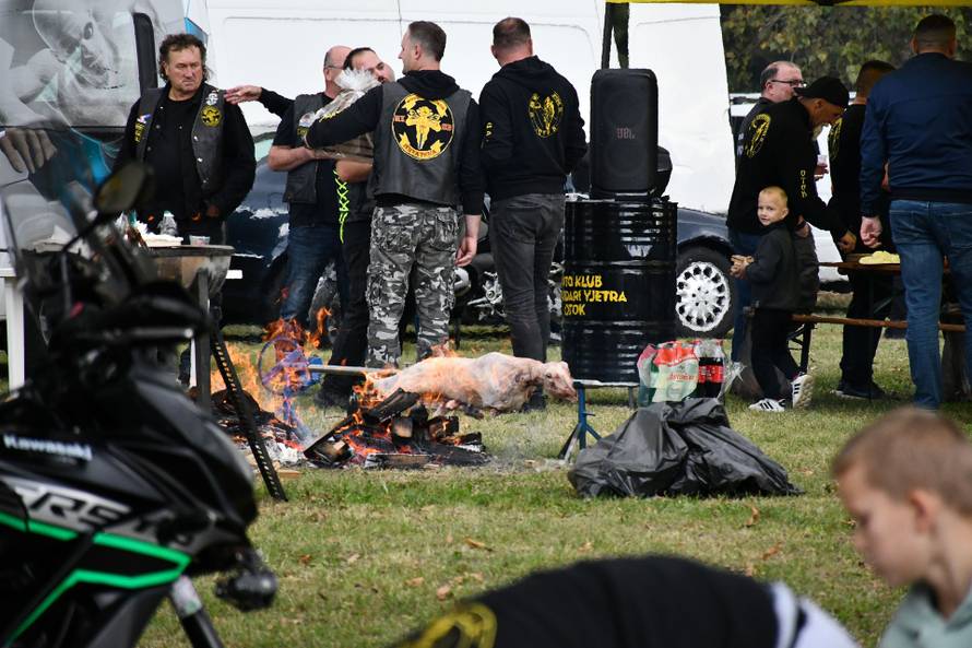 Drama u Slavonskom Brodu: 'Umjesto pečenke, na ražanj smo stavili janjca. I tunu...'