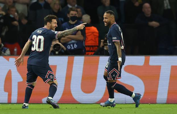 Paris Saint-Germain v Manchester City - UEFA Champions League - Group A - Parc des Princes