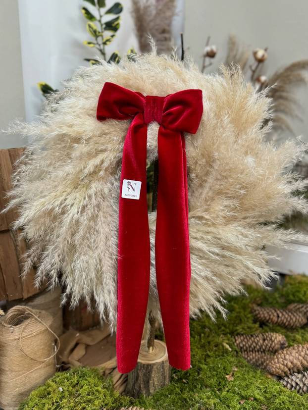 Naši umjetnici i dizajneri nude ukrase za Božić: Šalice se zlate, a vezeni vijenci su najtraženiji