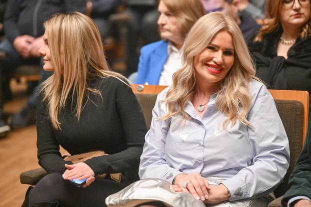 Zagreb: Iva Todorić i Ivo Josipović na koncertu Almire Medunjanin