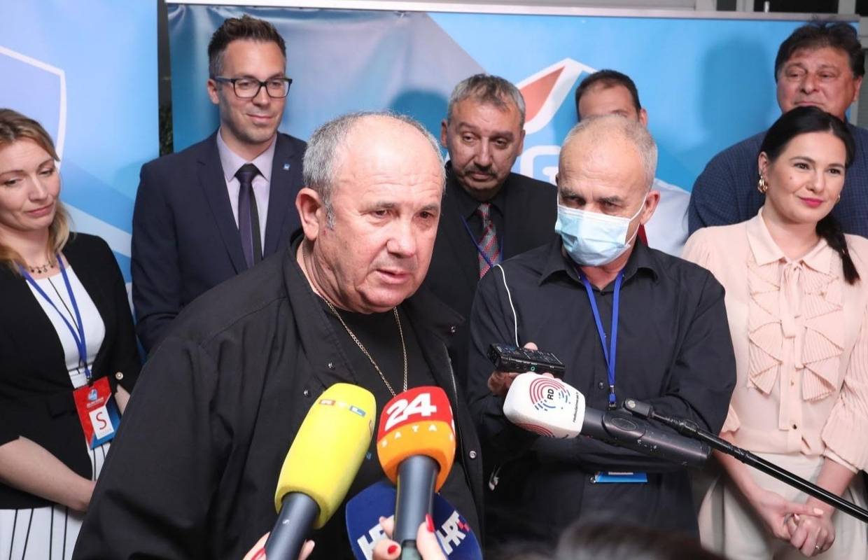Kerum poručio: Sve je moguće kad se umiješaju vražje čestice