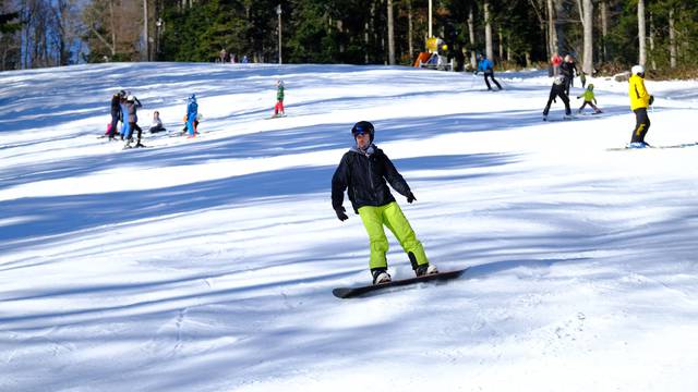 Počela sezona skijanja i sanjkanja  na Sljemenu