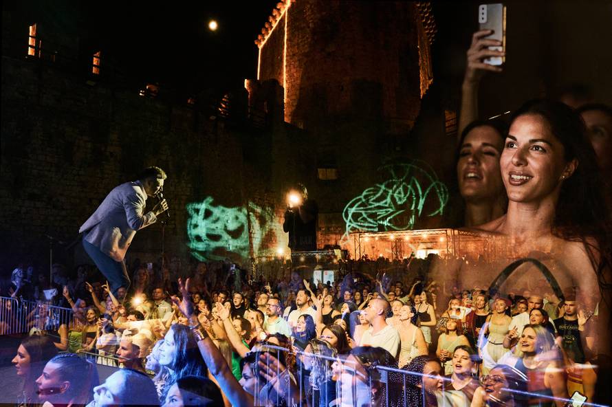 FOTO Lexington band hitovima i emocijom oduševio je publiku u punoj kuli Kamerlengo...