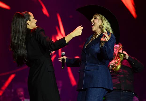 Zagreb:  Lepa Brena zapjevala s Aleksandrom Prijović