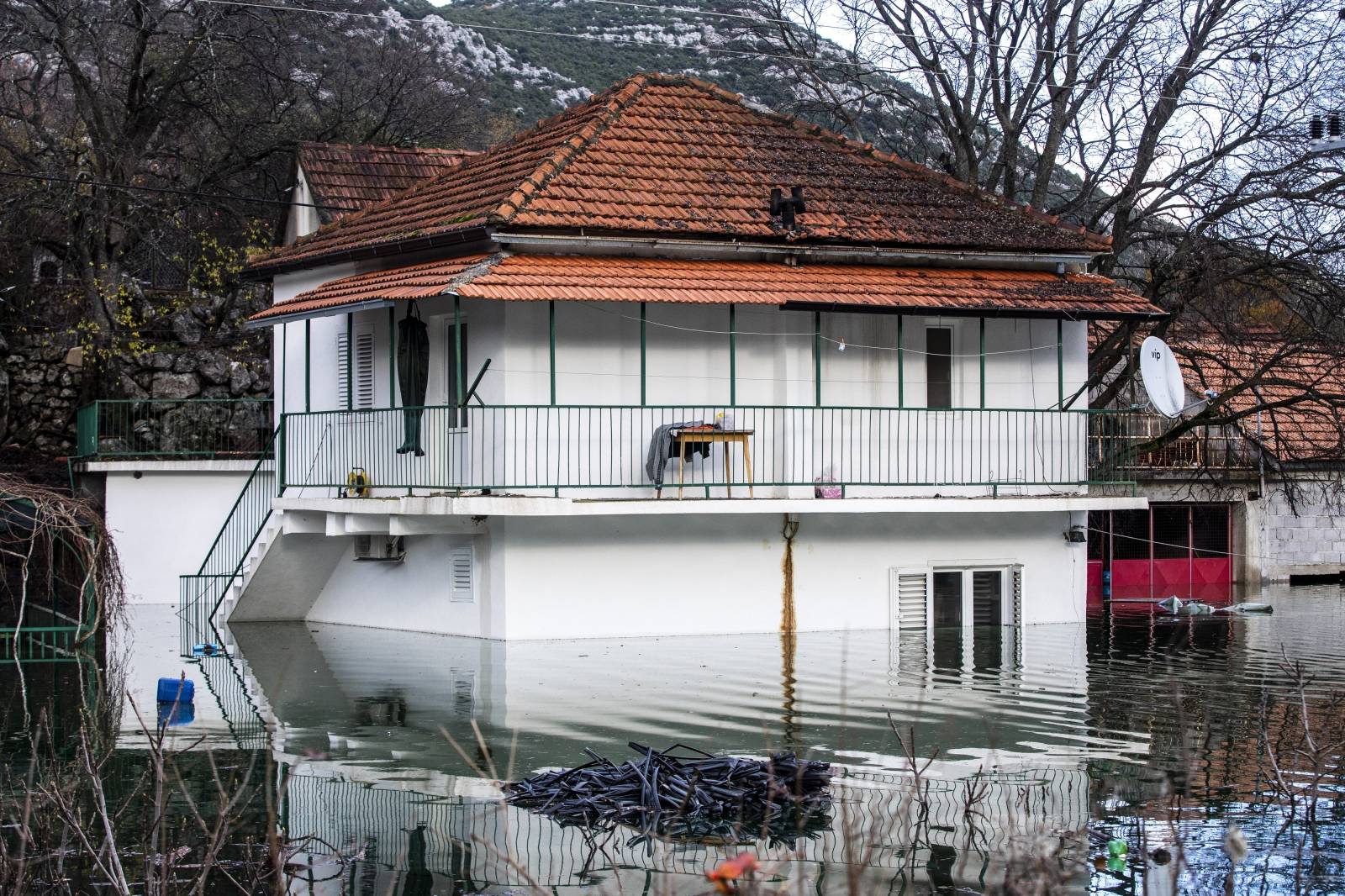 Nastavlja se borba s poplavom u Kokorićima