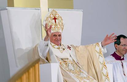 Papa Benedikt XVI moli da svi Židovi prihvate Isusa 