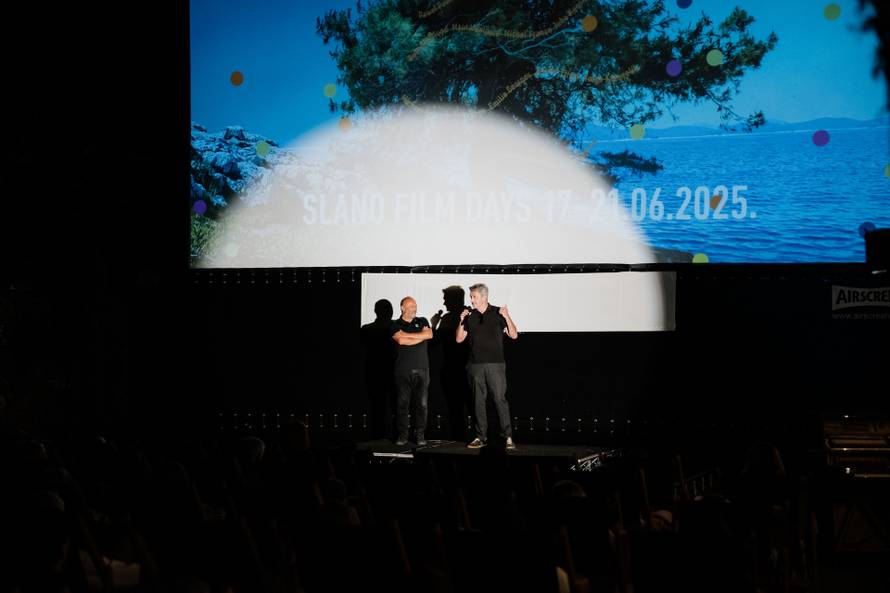 FOTO U ljetnom kinu tražila se ležaljka više: Evo kako je bilo drugog dana Slano Film Daysa