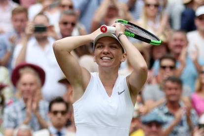 Halep pomela Serenu! Uzela je prvi Wimbledon za 55 minuta