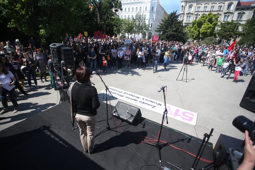 U 'Hodu za život' 7000 ljudi, priveli dvije antiprosvjednice