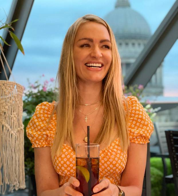 FOTO Engleska Valentina Miletić postala je doktorica i slomila se