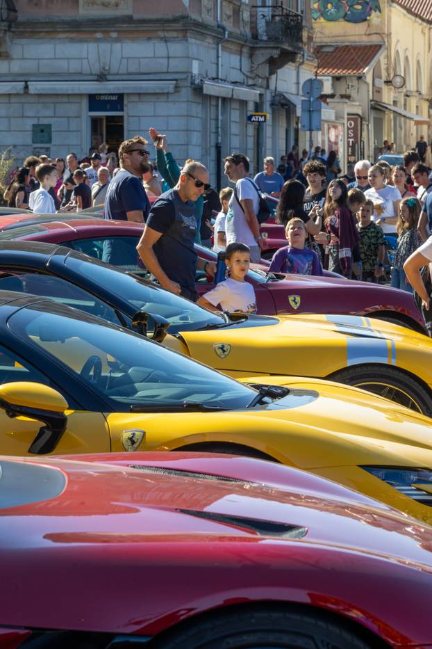 Pula: Ferrari vozila ispred pulske Arene