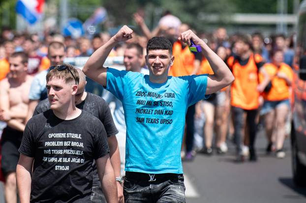 Zagreb: Maturanti preko Mosta slobode uputili se prema Bundeku