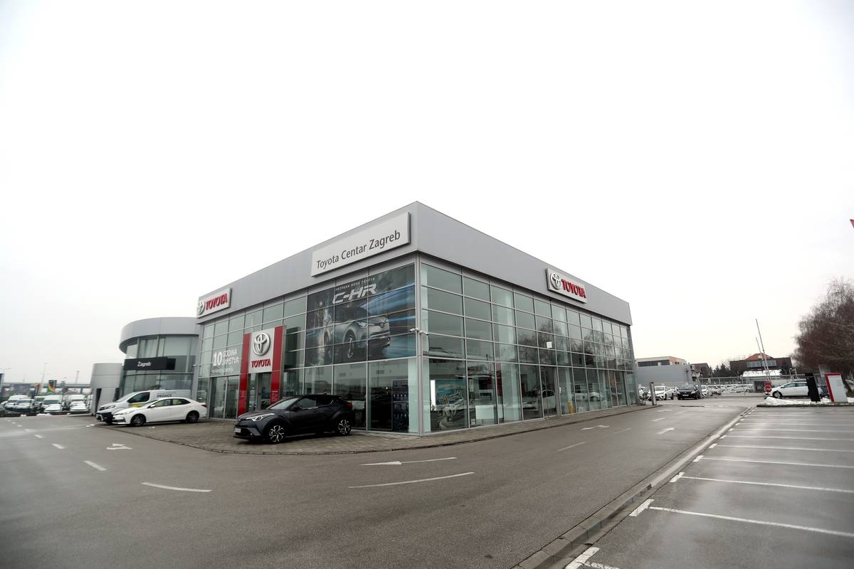 Prodaja automobila u ožujku u Hrvatskoj potonula za 46 posto