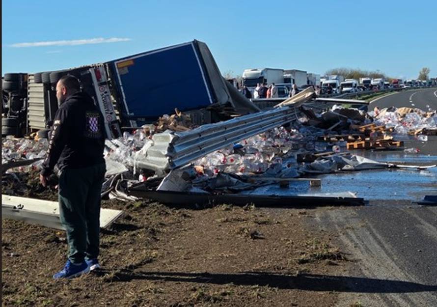 VIDEO Što je ovo, majko mila?! Transformer na A3: 'Taj kamion je bio u onoj strašnoj nesreći'