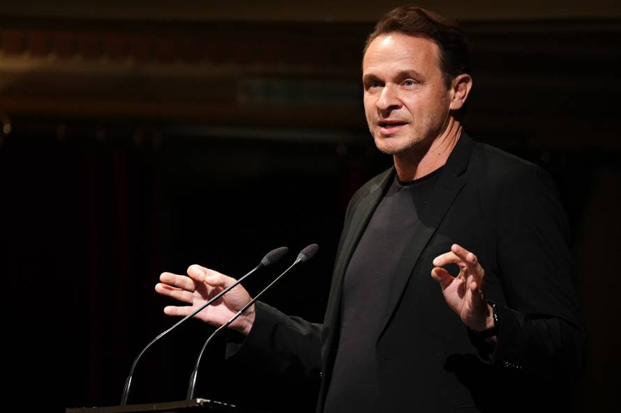 FOTO Emotivna komemoracija: O Halidu pričali njegovi bližnji, mnogi nisu mogli sakriti suze...