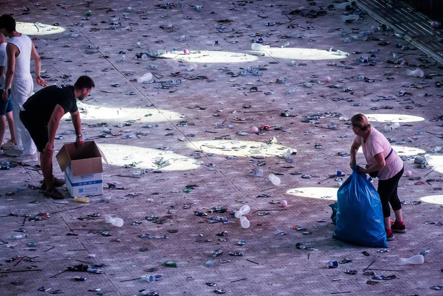 Split -  Smece nakon zavrsetka prve veceri Ultra Festivala. 