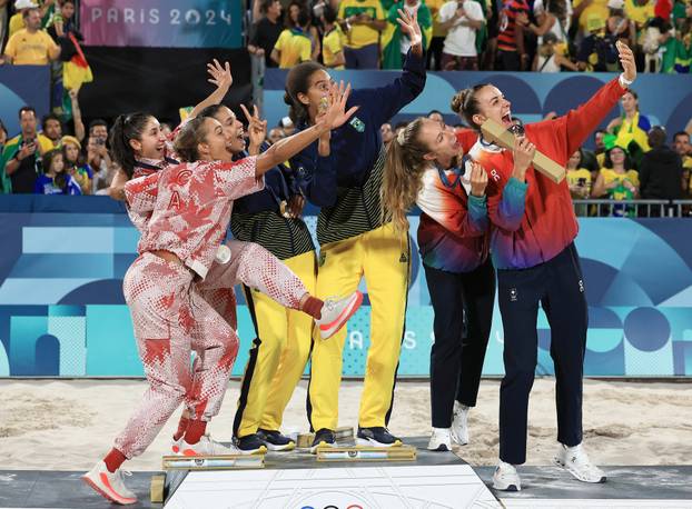 Beach Volleyball - Women's Victory Ceremony