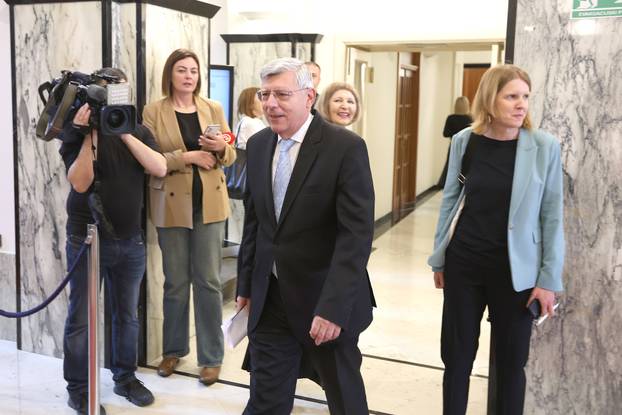 Zagreb: Zastupnici dolaze na konstituirajuću sjednicu Sabora