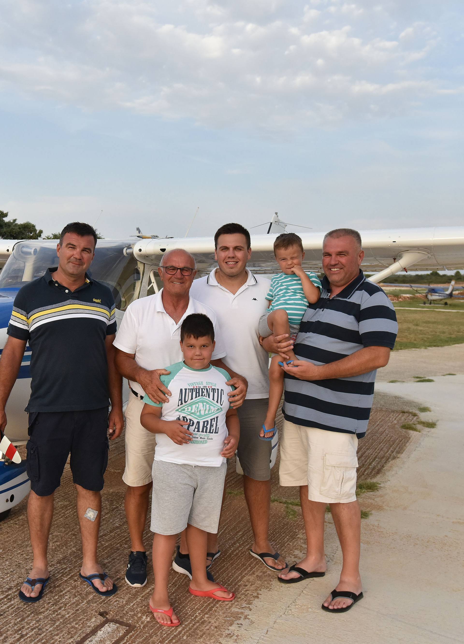 Obitelj pilota: Djed, dva sina i unuk cijeli život lete i uživaju