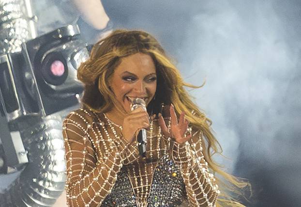 Beyonce performs live in Cardiff