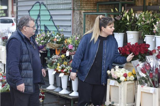Šibenik: Kupovina cvijeća povodom Međunarodnog dana Žena