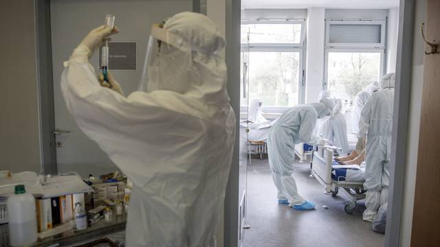 Bolnica u Sarajevu u kojoj se liječnici i pacijenti bore s virusom COVID-19