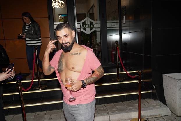 Beograd: Darko Lazić  proslavio rođenje kćeri