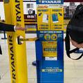 Ryanair uvećao bonuse osoblju: Za svaku preveliku prtljagu koju pronađu dobit će po 2,50 eura!