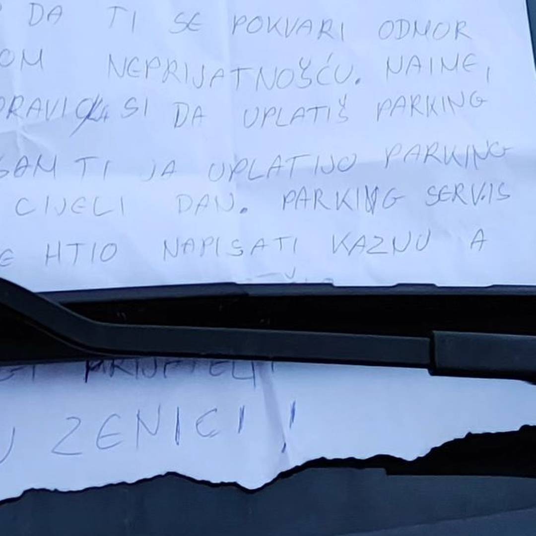 FOTO Turiste iz Srbije zatekla je neočekivana poruka na šajbi u Zenici: 'Nisam htio neugodnosti'