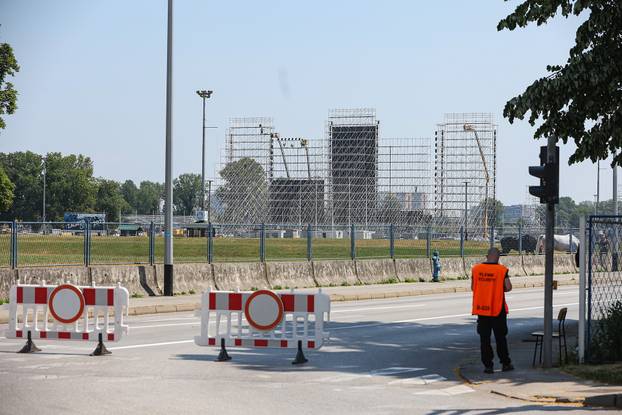 Zagreb: Radovi na izgradnji pozornice za koncert Marka Perkovića Thompsona