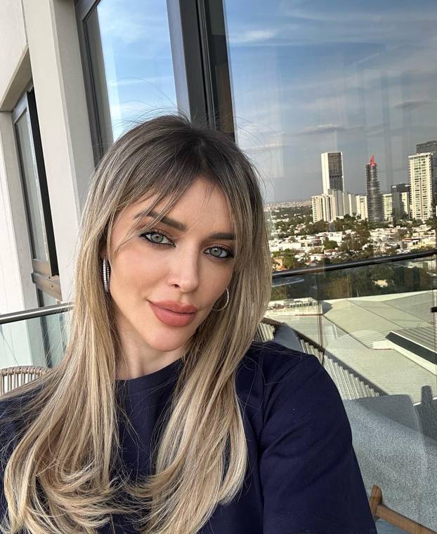 FOTO Naša prekrasna novinarka zaljubila se u ikonu Reala. Brak im je kao iz bajke, dobili i sina