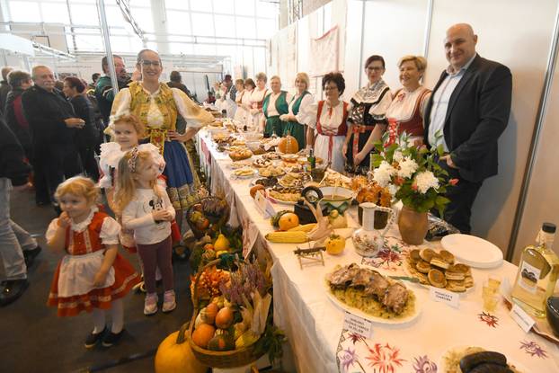 Grubišno Polje: Otvoren dvodnevni 19. Gospodarski sajam sira, meda i vrganja