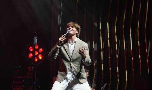 Zaludio regiju! Jakov Jozinović je rasprodao pet koncerata u Sava Centru, uskoro izlazi i singl