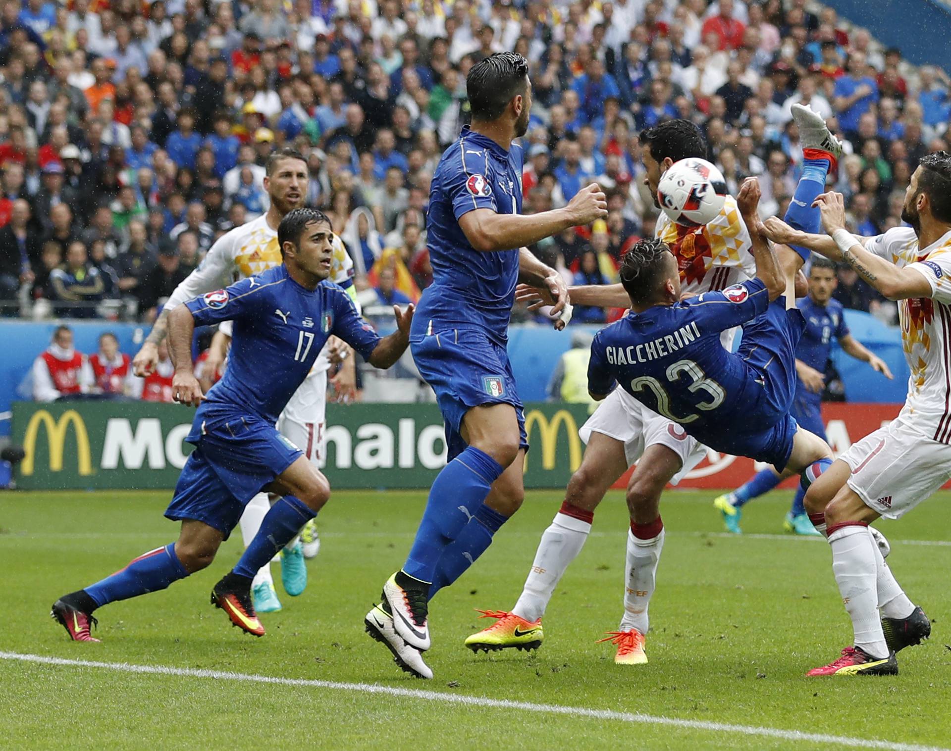 Italy v Spain - EURO 2016 - Round of 16