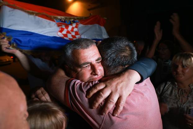 Sinj: Atmosfera u stožeru Mire Bulja nakon rezultata izbora